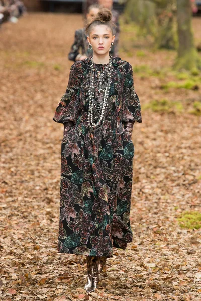 Look 37
